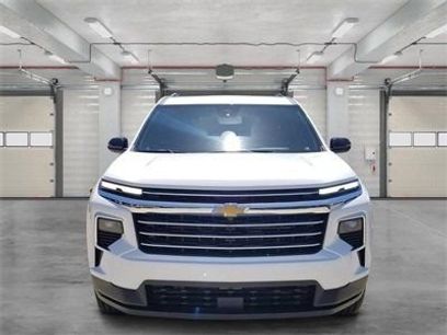 New 2025 Chevrolet Traverse LT