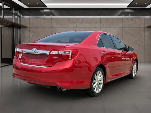 Used 2013 Toyota Camry XLE w/ Convenience Pkg FWD image 17