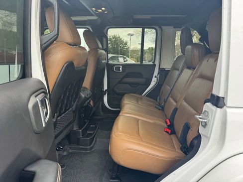 Used 2022 Jeep Wrangler Unlimited Rubicon w/ LED Lighting Group image 14