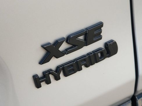 Used 2024 Toyota RAV4 XSE AWD/4WD image 12