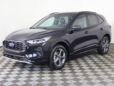 Used 2024 Ford Escape ST-Line w/ Tech Pack #1 AWD/4WD image 8