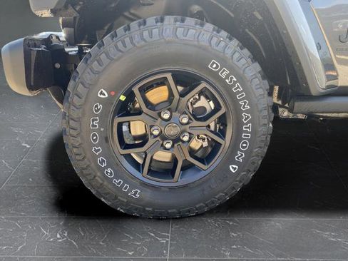 New 2025 Jeep Gladiator Willys image 39