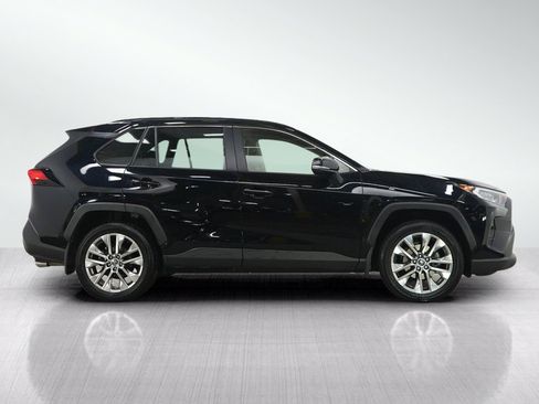 Used 2020 Toyota RAV4 XLE Premium AWD/4WD image 6