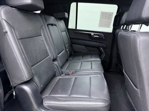 Used 2025 Chevrolet Suburban Z71 AWD/4WD image 22