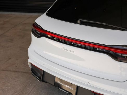 Certified 2026 Porsche Macan AWD/4WD image 15