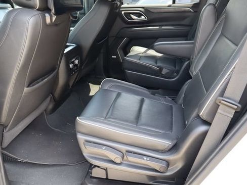 Used 2021 GMC Yukon SLT w/ Rear Media and Nav Package RWD image 6