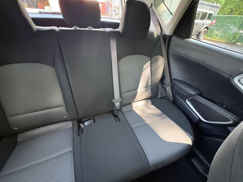 Used 2025 Kia Soul LX w/ LX Technology Package FWD image 35