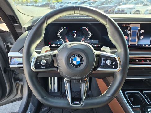 Used 2023 BMW 760i xDrive w/ Executive Package AWD/4WD image 17