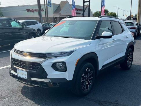 Used 2023 Chevrolet TrailBlazer ACTIV w/ Convenience Package AWD/4WD image 3
