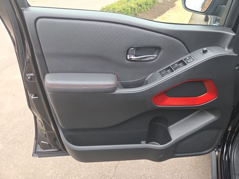 Used 2024 Nissan Frontier Pro-X w/ Pro Convenience Package image 11