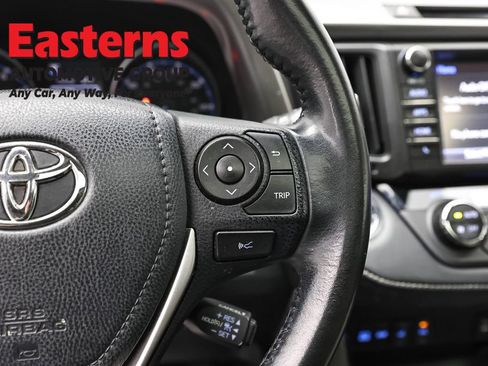 Used 2018 Toyota RAV4 XLE AWD/4WD image 16