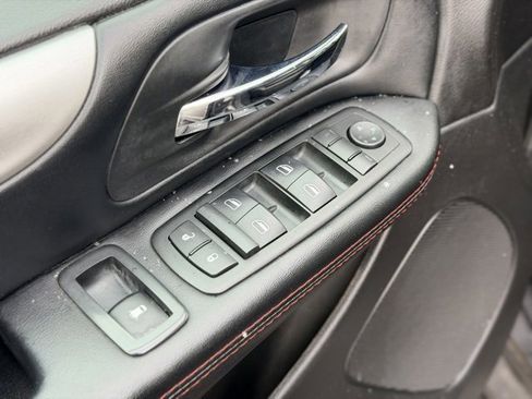 Used 2019 Dodge Grand Caravan GT image 17