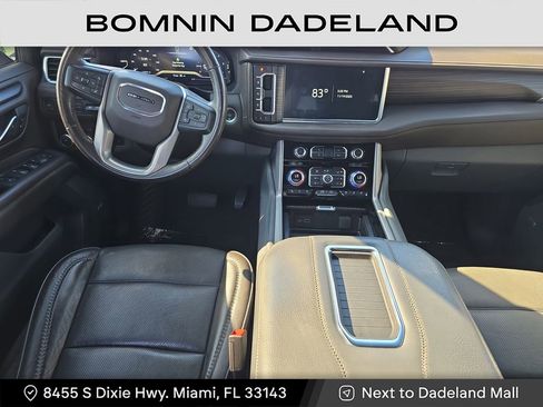 Used 2022 GMC Yukon XL Denali w/ Denali Premium Package image 16