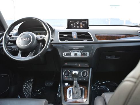 Used 2017 Audi Q3 2.0T Prestige w/ Prestige Package image 2