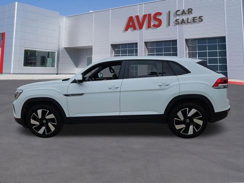 Used 2025 Volkswagen Atlas Cross Sport SE image 2