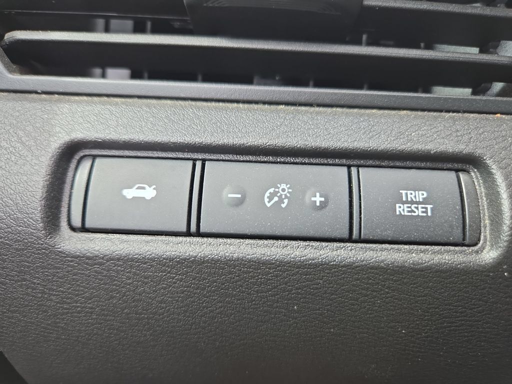 Used 2024 Nissan Altima 2.5 SV AWD/4WD image 19