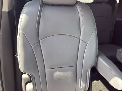 Used 2018 Buick Enclave Premium FWD image 17