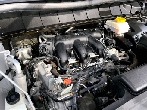 Used 2024 Nissan Pathfinder SV FWD image 31