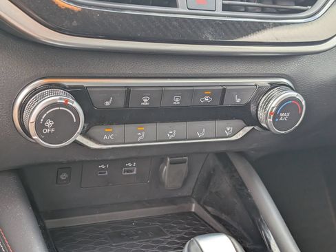 Used 2024 Nissan Altima 2.5 SR w/ SR Premium Package FWD image 16