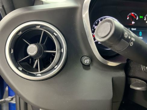 Used 2017 Chevrolet Camaro LT image 18