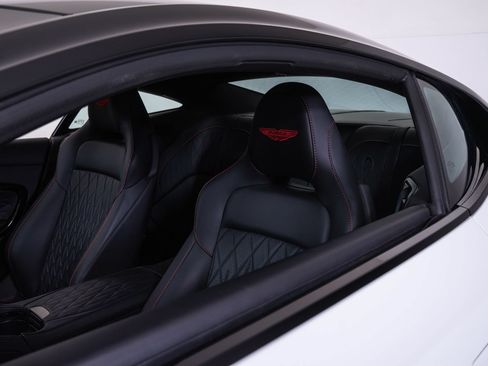 Used 2025 Aston Martin DB12 Coupe RWD image 12