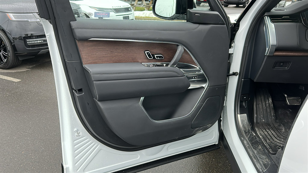 Certified 2023 Land Rover Range Rover SE AWD/4WD image 8