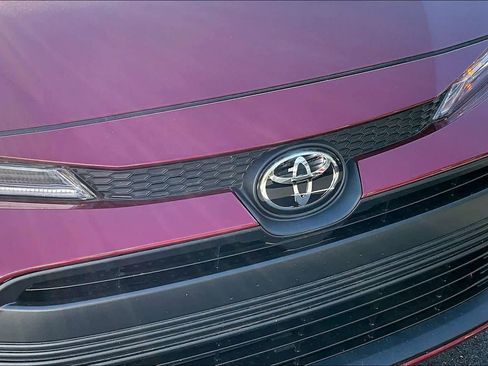 Certified 2025 Toyota Corolla LE image 28