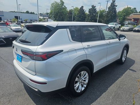 Used 2025 Mitsubishi Outlander ES FWD image 7
