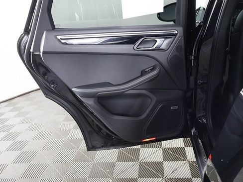 Used 2022 Porsche Macan image 24