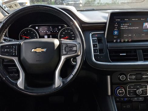 Used 2021 Chevrolet Suburban Premier w/ Premium Package AWD/4WD image 12