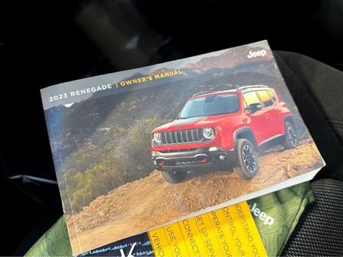 Used 2023 Jeep Renegade Latitude AWD/4WD image 48