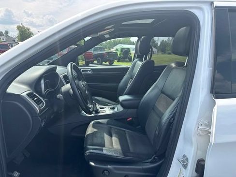 Used 2018 Jeep Grand Cherokee Laredo AWD/4WD image 7