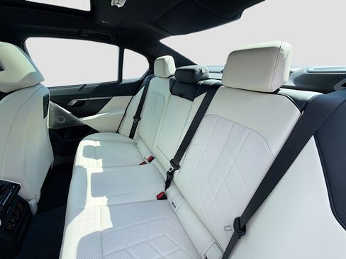 New 2027 BMW 550e xDrive w/ Executive Package AWD/4WD image 20