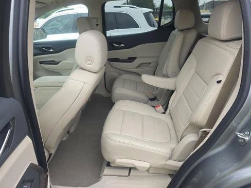 Used 2023 GMC Acadia Denali w/ Denali Ultimate Package FWD image 9