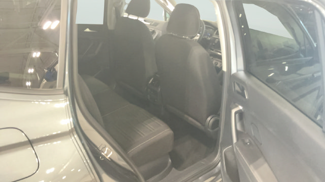 Certified 2024 Volkswagen Tiguan S AWD/4WD image 16