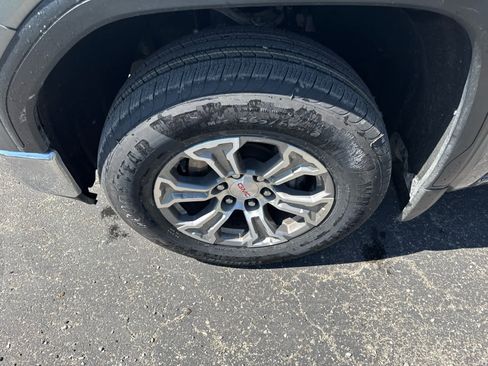 Used 2019 GMC Sierra 1500 SLE w/ SLE Value Package AWD/4WD image 2