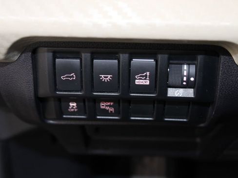 Used 2020 Subaru Ascent Premium w/ Convenience Package image 27