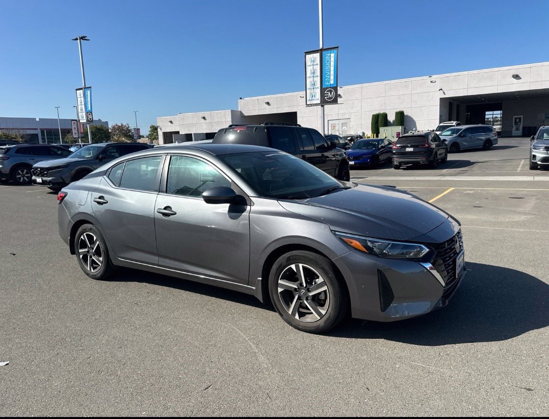 Used 2025 Nissan Sentra SV FWD image 2