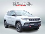 Used 2024 Jeep Compass Trailhawk image 2