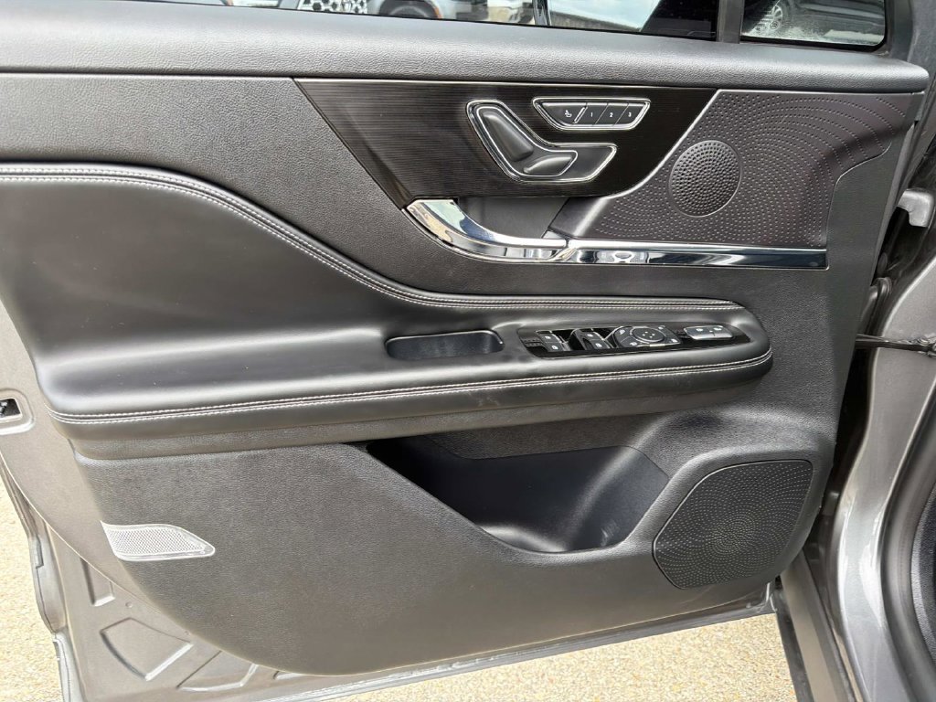Used 2024 Lincoln Corsair AWD w/ Equipment Group 101A image 21