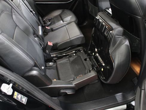 Used 2015 Mercedes-Benz GL 550 4MATIC image 33