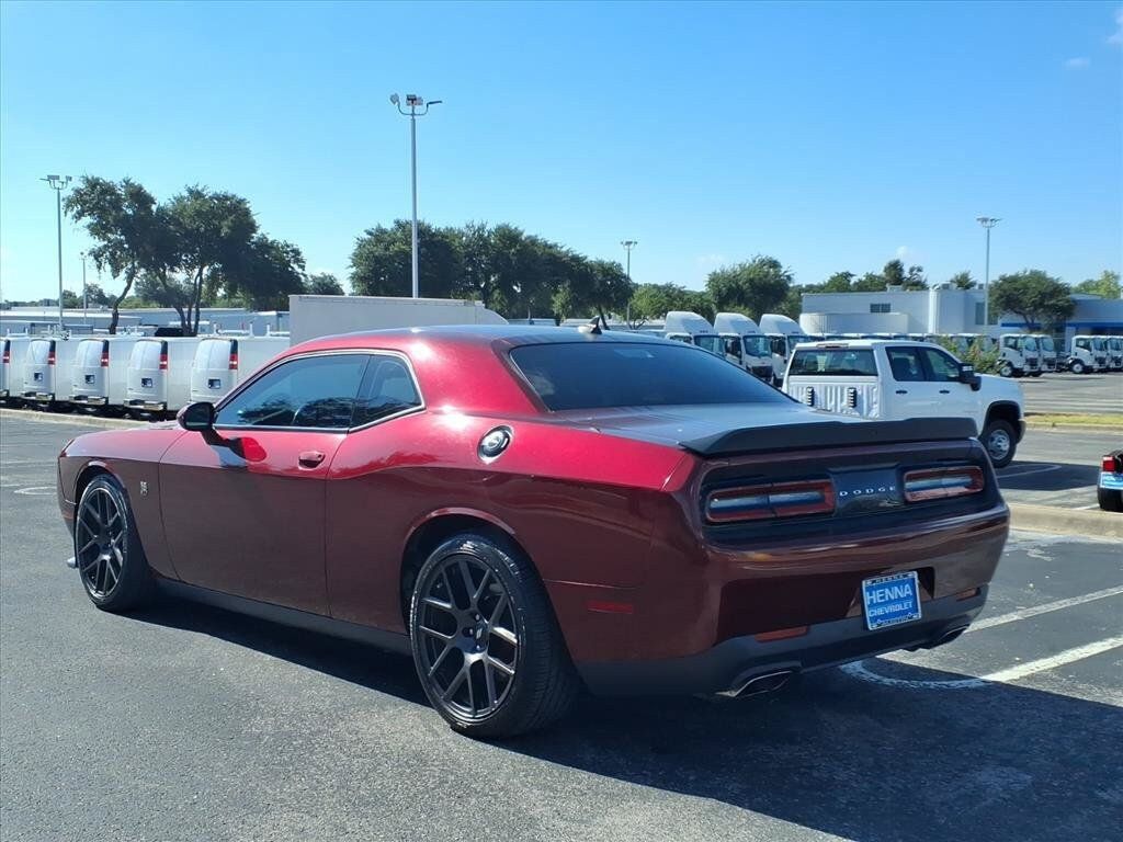 Used 2017 Dodge Challenger R/T Scat Pack RWD image 8