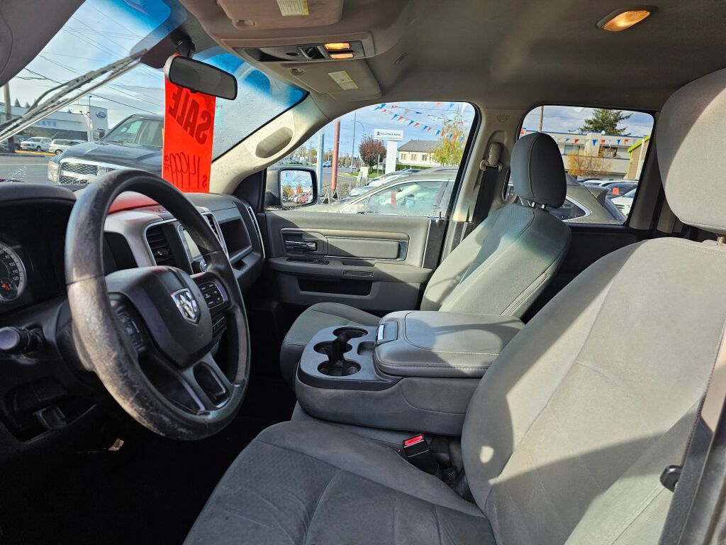 Used 2017 RAM 1500 Classic SLT AWD/4WD image 25