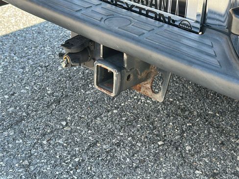 Used 2014 Nissan Titan SV image 12