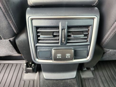 Used 2023 Subaru Forester Limited image 13