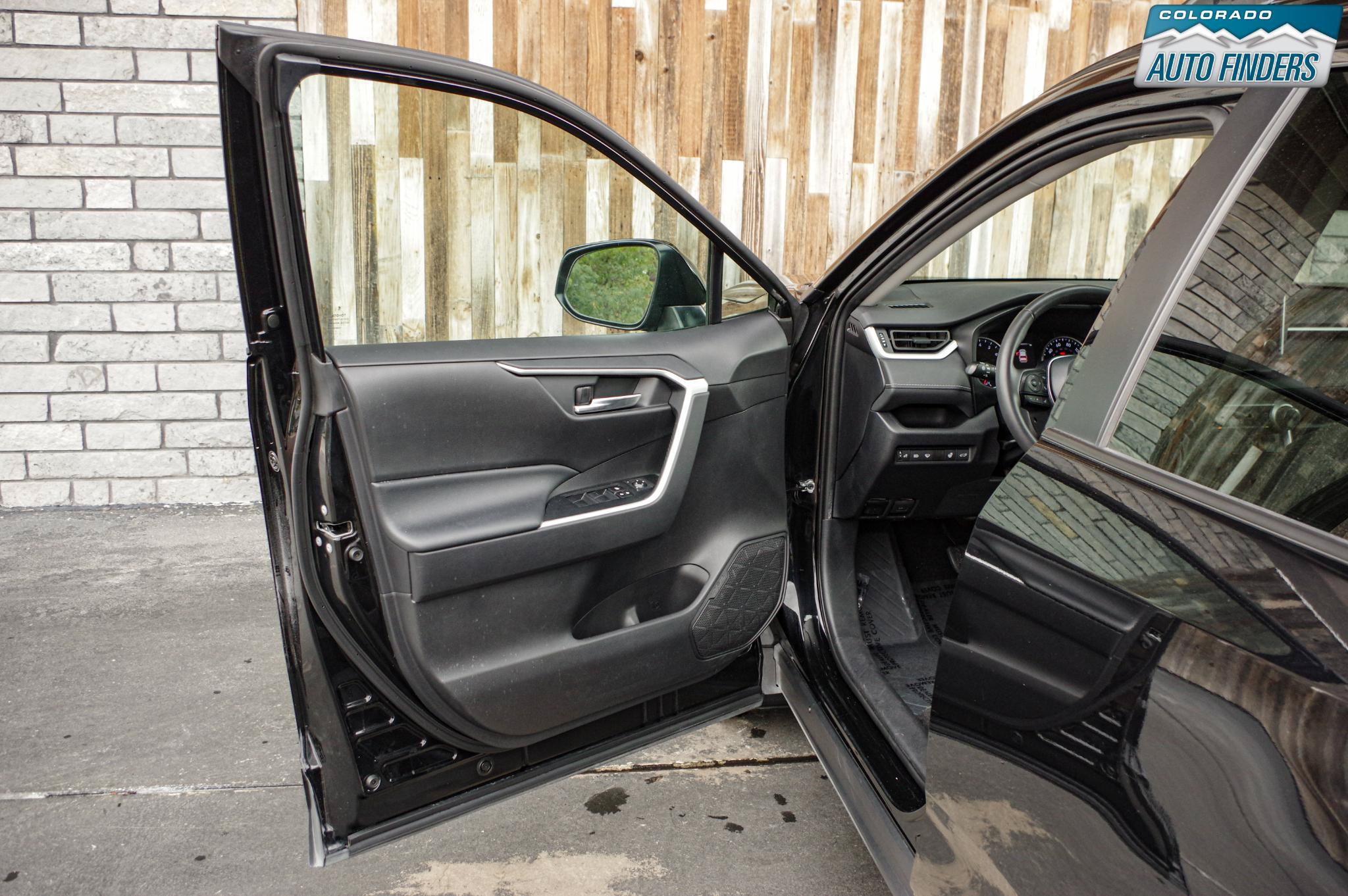 Used 2020 Toyota RAV4 XLE w/ Convenience Package AWD/4WD image 10