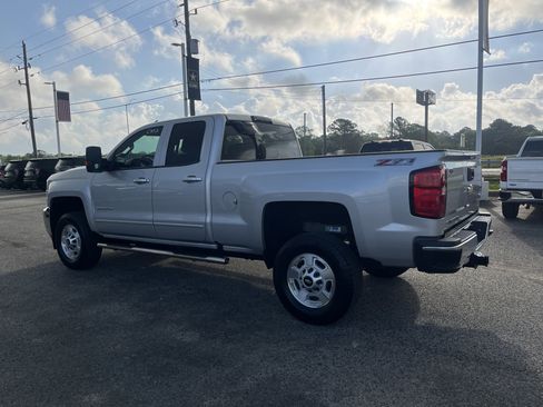 Used 2017 Chevrolet Silverado 2500 LT w/ LT Convenience Package image 6
