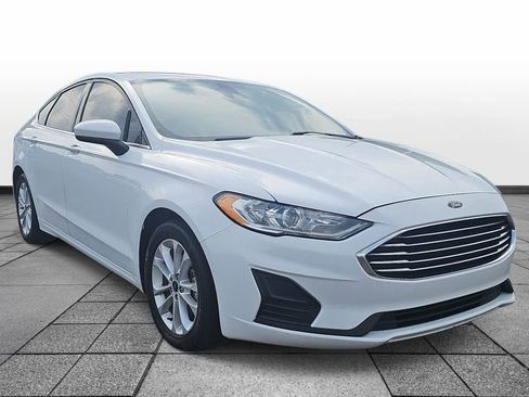 Used 2020 Ford Fusion SE FWD image 3