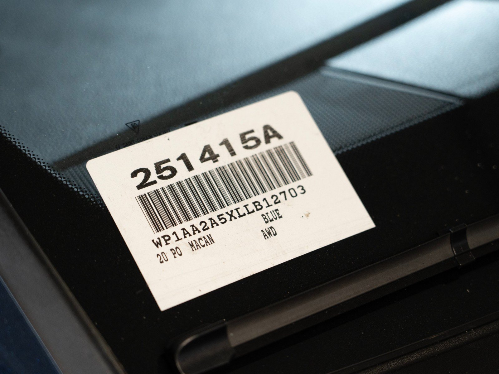 Certified 2020 Porsche Macan AWD/4WD image 28