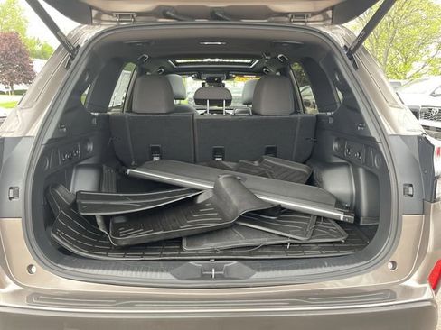 Used 2025 Subaru Forester Premium AWD/4WD image 23